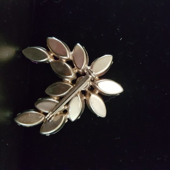 Vintage Raspberry Brooch and earring set - Picture 5 of 8